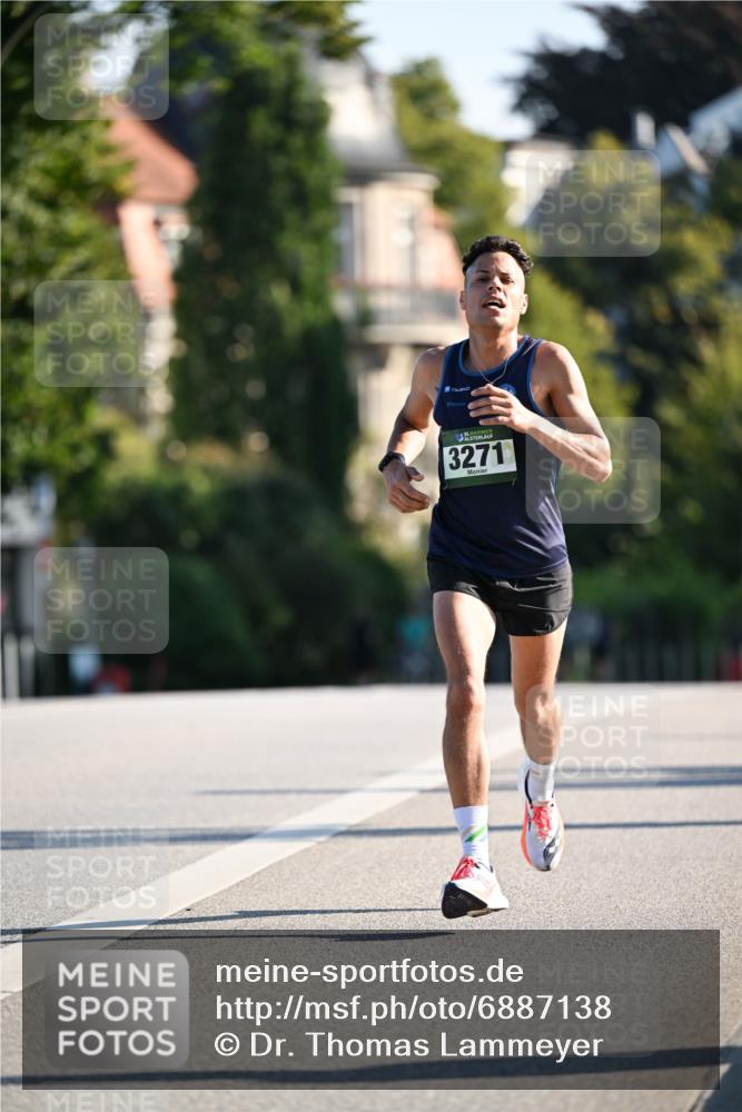 01.09.2024 - BARMER Alsterlauf Dr. Thomas Lammeyer http://msf.ph/oto/6887138 01.09.2024 09:18:35 Laufen 135, 3271 meine-sportfotos.de