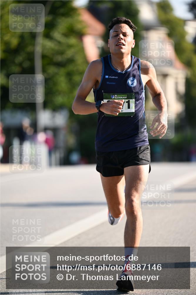 01.09.2024 - BARMER Alsterlauf Dr. Thomas Lammeyer http://msf.ph/oto/6887146 01.09.2024 09:18:36 Laufen 35 meine-sportfotos.de