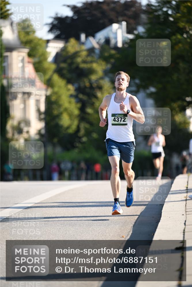 01.09.2024 - BARMER Alsterlauf Dr. Thomas Lammeyer http://msf.ph/oto/6887151 01.09.2024 09:18:39 Laufen 4372 meine-sportfotos.de