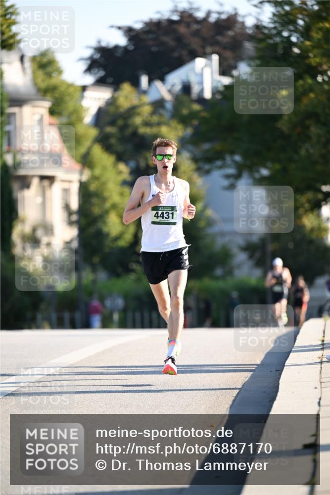 01.09.2024 - BARMER Alsterlauf Dr. Thomas Lammeyer http://msf.ph/oto/6887170 01.09.2024 09:18:46 Laufen 4431 meine-sportfotos.de