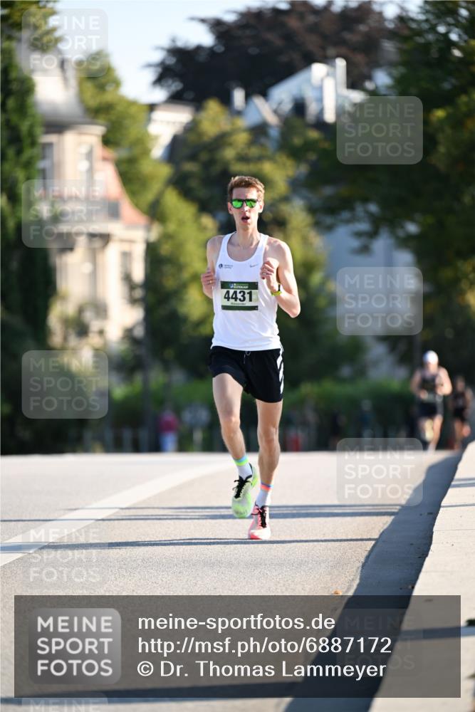01.09.2024 - BARMER Alsterlauf Dr. Thomas Lammeyer http://msf.ph/oto/6887172 01.09.2024 09:18:46 Laufen 4431 meine-sportfotos.de