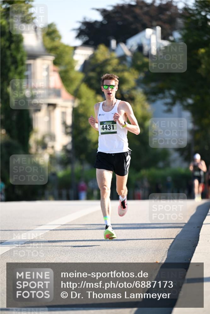 01.09.2024 - BARMER Alsterlauf Dr. Thomas Lammeyer http://msf.ph/oto/6887173 01.09.2024 09:18:47 Laufen 4431 meine-sportfotos.de