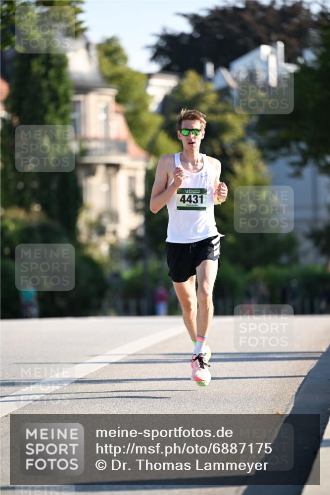 01.09.2024 - BARMER Alsterlauf Dr. Thomas Lammeyer http://msf.ph/oto/6887175 01.09.2024 09:18:47 Laufen 4431 meine-sportfotos.de