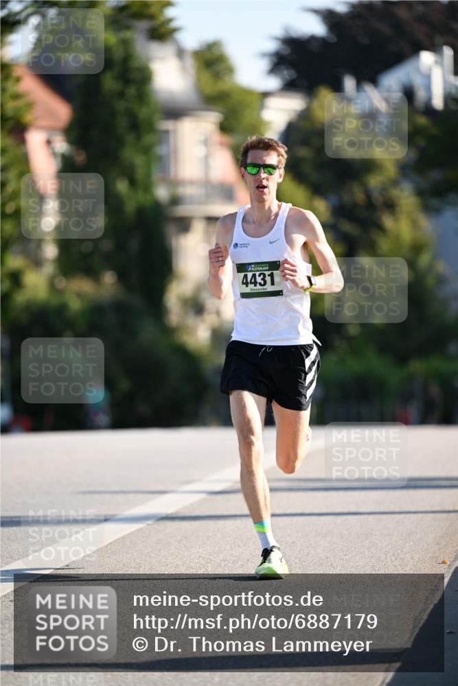 01.09.2024 - BARMER Alsterlauf Dr. Thomas Lammeyer http://msf.ph/oto/6887179 01.09.2024 09:18:47 Laufen 4431 meine-sportfotos.de