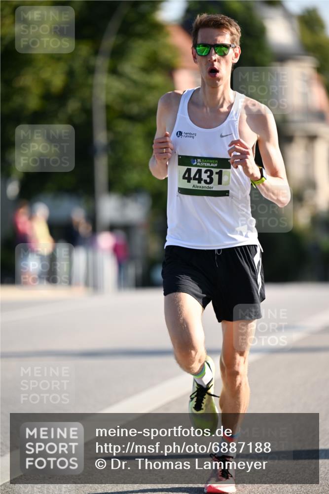01.09.2024 - BARMER Alsterlauf Dr. Thomas Lammeyer http://msf.ph/oto/6887188 01.09.2024 09:18:49 Laufen 35, 4431 meine-sportfotos.de
