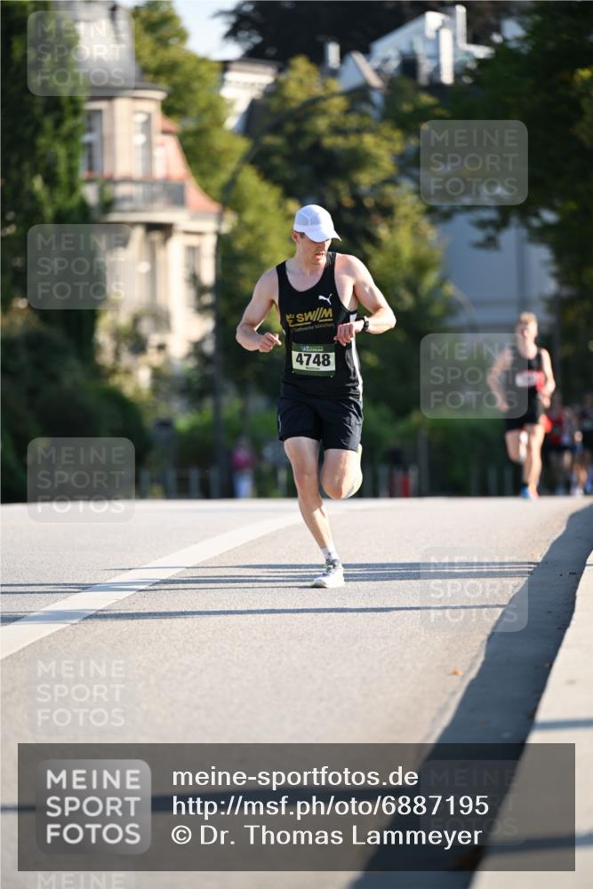 01.09.2024 - BARMER Alsterlauf Dr. Thomas Lammeyer http://msf.ph/oto/6887195 01.09.2024 09:18:56 Laufen 4748 meine-sportfotos.de
