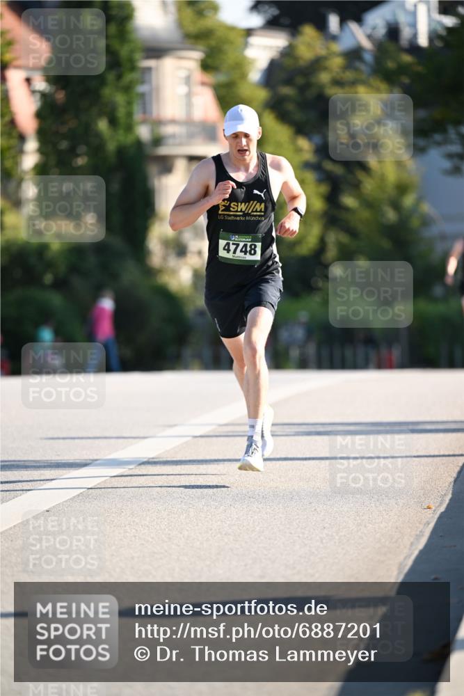 01.09.2024 - BARMER Alsterlauf Dr. Thomas Lammeyer http://msf.ph/oto/6887201 01.09.2024 09:18:57 Laufen 4748 meine-sportfotos.de