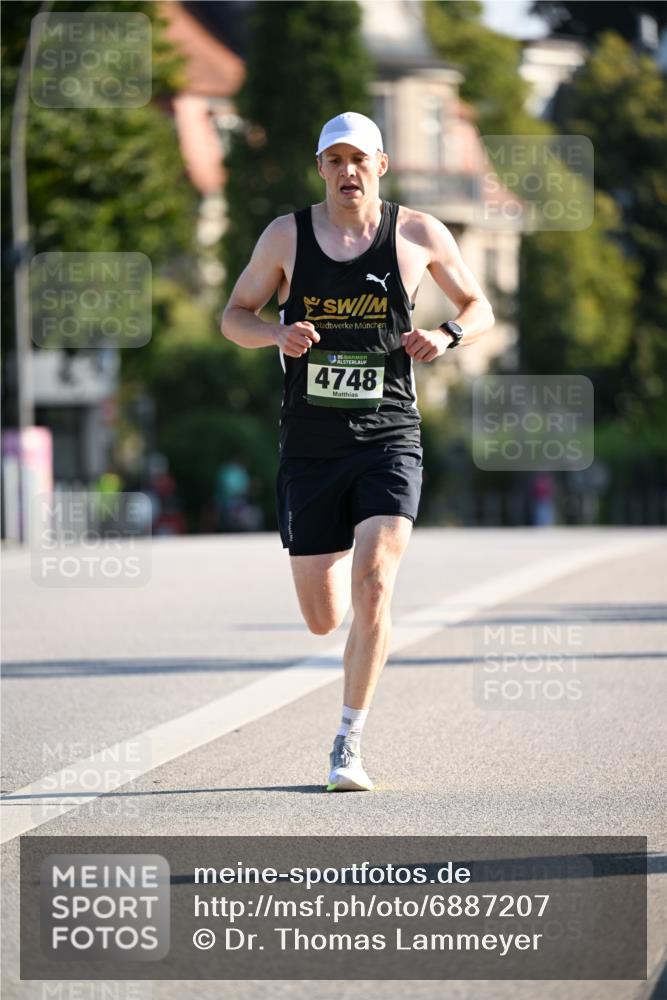 01.09.2024 - BARMER Alsterlauf Dr. Thomas Lammeyer http://msf.ph/oto/6887207 01.09.2024 09:18:57 Laufen 35, 4748 meine-sportfotos.de