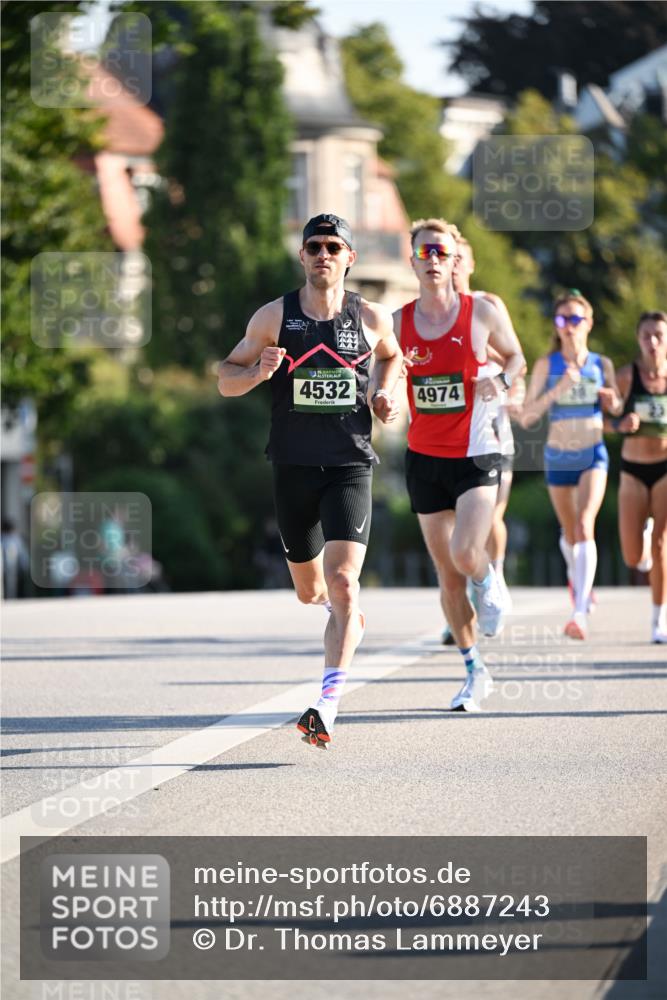 01.09.2024 - BARMER Alsterlauf Dr. Thomas Lammeyer http://msf.ph/oto/6887243 01.09.2024 09:19:09 Laufen 4532, 4974 meine-sportfotos.de