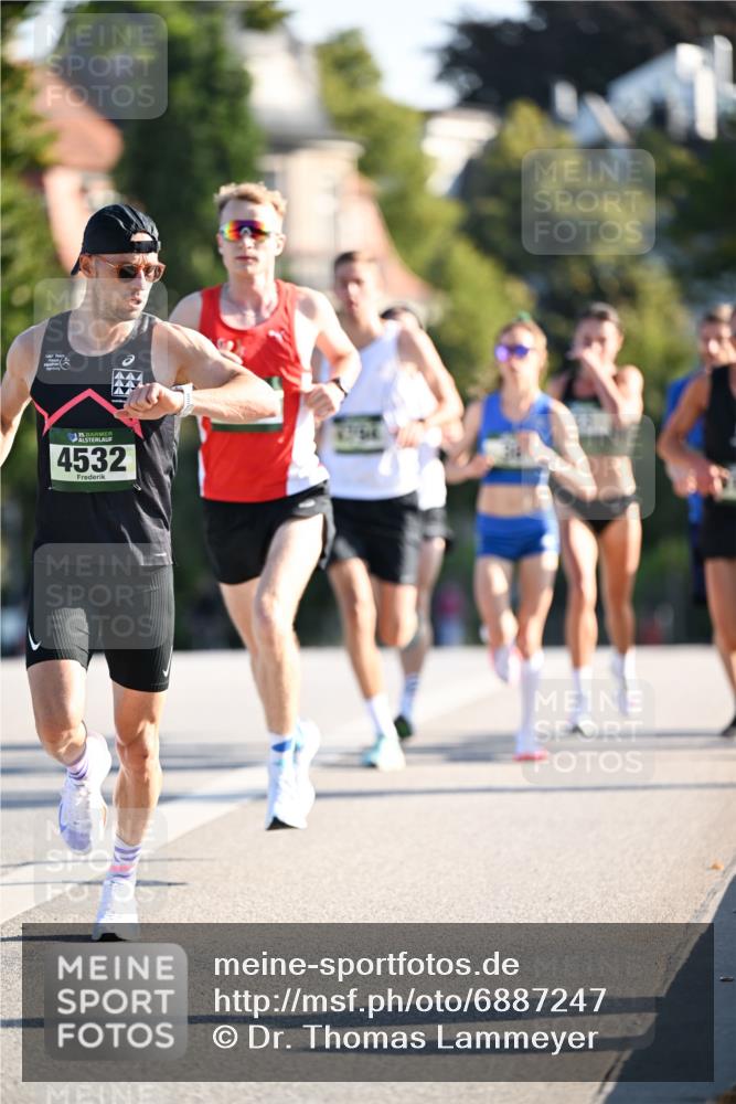 01.09.2024 - BARMER Alsterlauf Dr. Thomas Lammeyer http://msf.ph/oto/6887247 01.09.2024 09:19:09 Laufen 135, 4532 meine-sportfotos.de