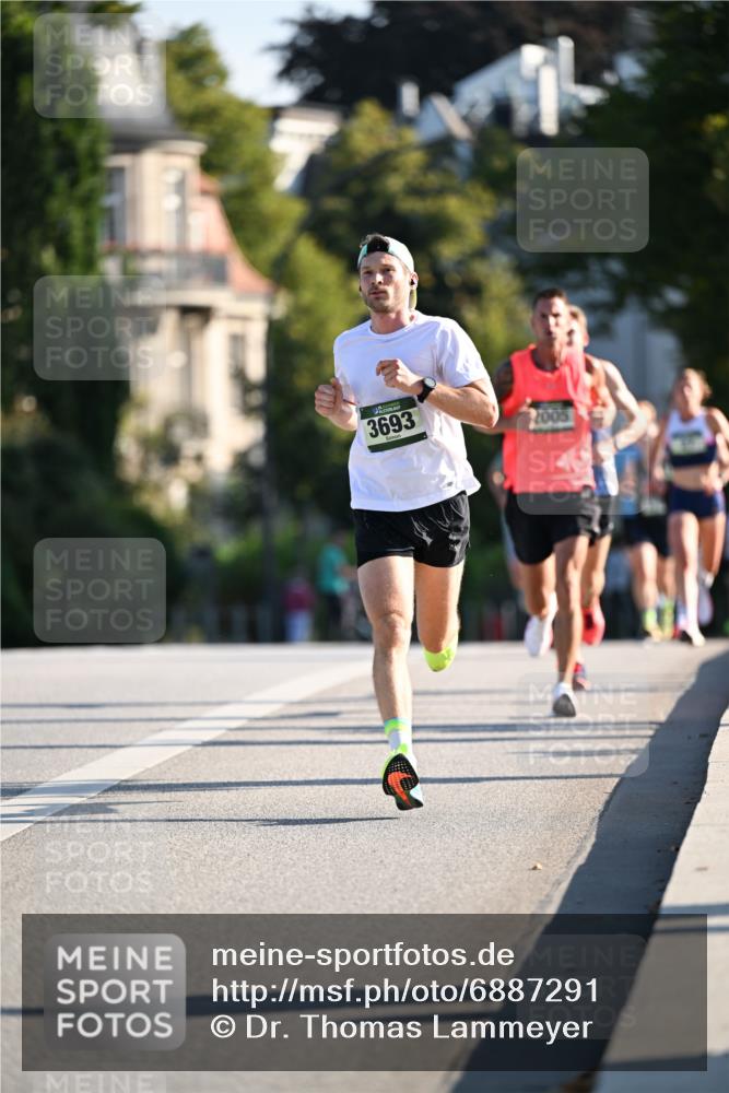01.09.2024 - BARMER Alsterlauf Dr. Thomas Lammeyer http://msf.ph/oto/6887291 01.09.2024 09:19:28 Laufen 3693, 2005 meine-sportfotos.de