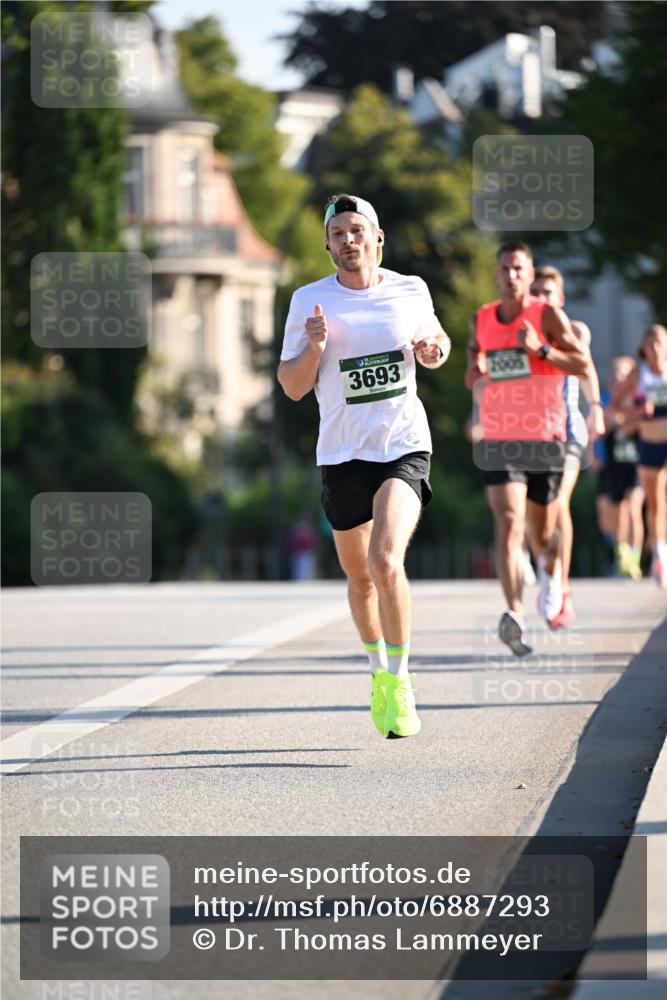 01.09.2024 - BARMER Alsterlauf Dr. Thomas Lammeyer http://msf.ph/oto/6887293 01.09.2024 09:19:28 Laufen 3693, 2005 meine-sportfotos.de