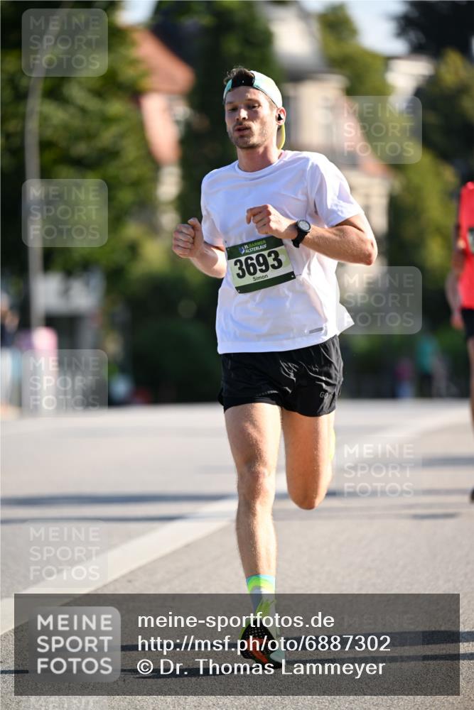 01.09.2024 - BARMER Alsterlauf Dr. Thomas Lammeyer http://msf.ph/oto/6887302 01.09.2024 09:19:29 Laufen 35, 15, 3693 meine-sportfotos.de