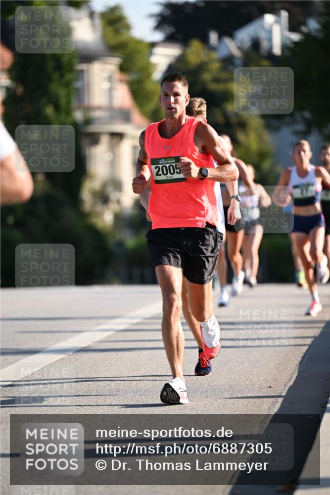 01.09.2024 - BARMER Alsterlauf Dr. Thomas Lammeyer http://msf.ph/oto/6887305 01.09.2024 09:19:30 Laufen 2005 meine-sportfotos.de