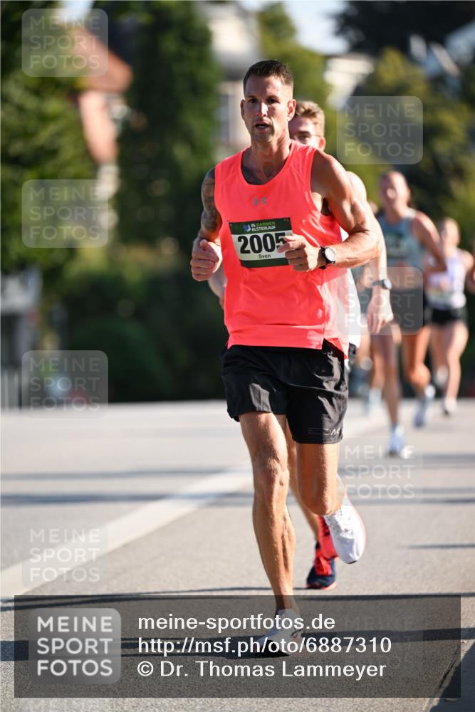 01.09.2024 - BARMER Alsterlauf Dr. Thomas Lammeyer http://msf.ph/oto/6887310 01.09.2024 09:19:31 Laufen 2005 meine-sportfotos.de