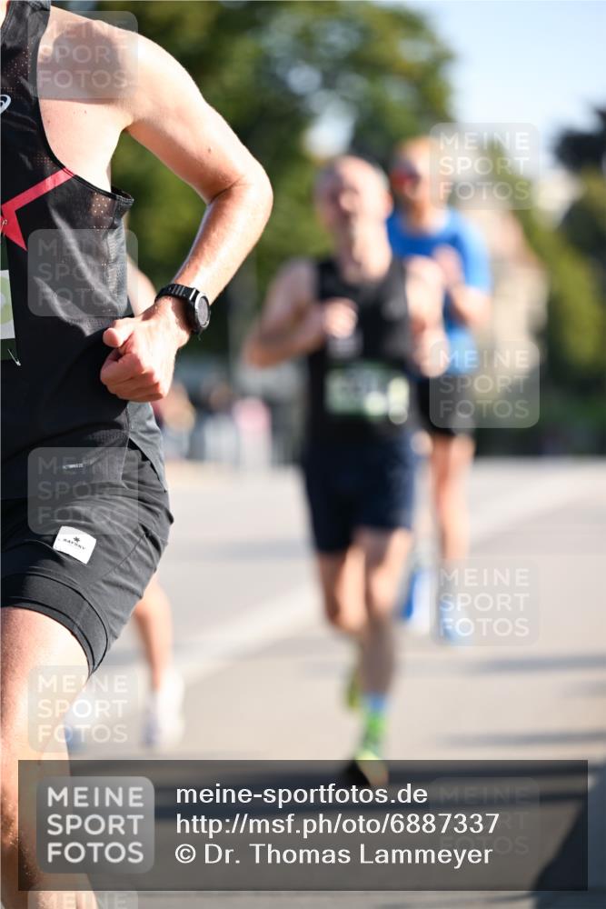 01.09.2024 - BARMER Alsterlauf Dr. Thomas Lammeyer http://msf.ph/oto/6887337 01.09.2024 09:19:36 Laufen  meine-sportfotos.de
