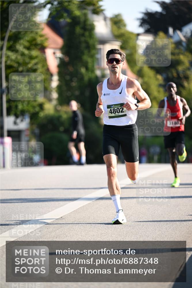 01.09.2024 - BARMER Alsterlauf Dr. Thomas Lammeyer http://msf.ph/oto/6887348 01.09.2024 09:19:41 Laufen 4802, 310025 meine-sportfotos.de