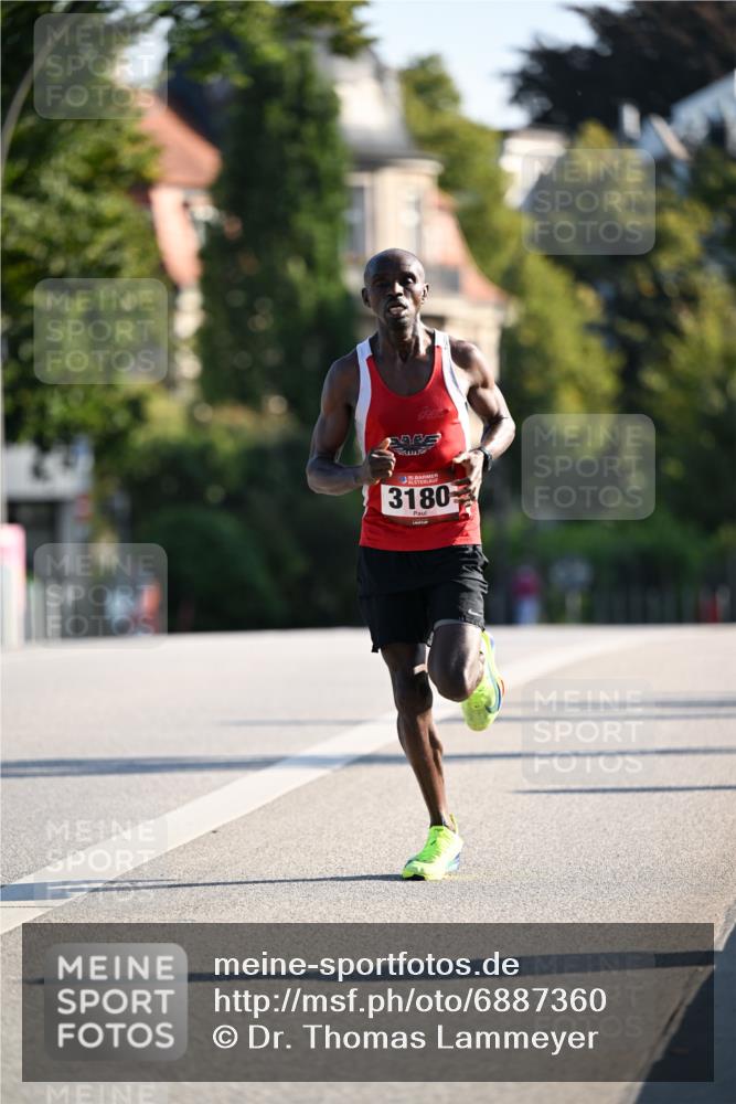 01.09.2024 - BARMER Alsterlauf Dr. Thomas Lammeyer http://msf.ph/oto/6887360 01.09.2024 09:19:43 Laufen 35, 3180 meine-sportfotos.de