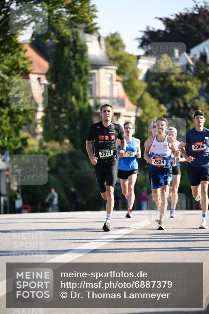 01.09.2024 - BARMER Alsterlauf Dr. Thomas Lammeyer http://msf.ph/oto/6887379 01.09.2024 09:19:58 Laufen 0, 3571, 2906, 2524 meine-sportfotos.de