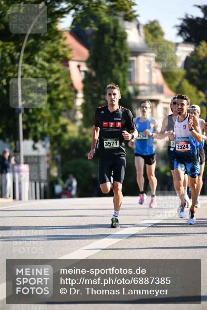01.09.2024 - BARMER Alsterlauf Dr. Thomas Lammeyer http://msf.ph/oto/6887385 01.09.2024 09:19:59 Laufen 12, 1, 3571, 2524 meine-sportfotos.de