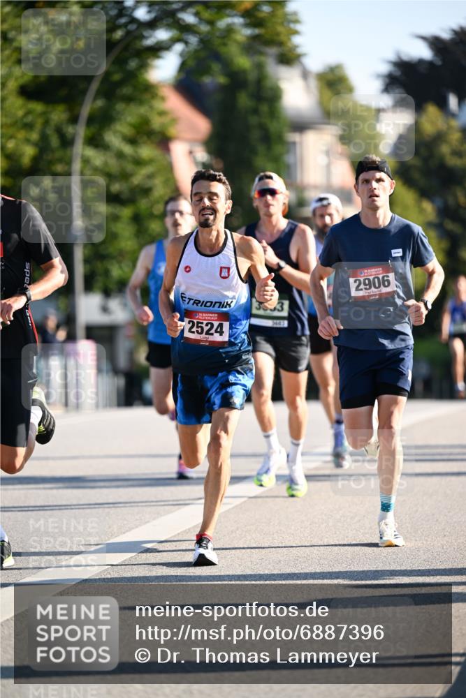 01.09.2024 - BARMER Alsterlauf Dr. Thomas Lammeyer http://msf.ph/oto/6887396 01.09.2024 09:20:00 Laufen 2524, 2906 meine-sportfotos.de