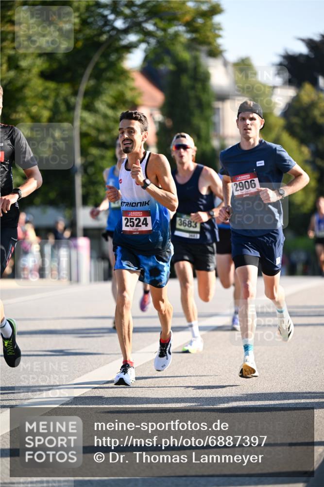 01.09.2024 - BARMER Alsterlauf Dr. Thomas Lammeyer http://msf.ph/oto/6887397 01.09.2024 09:20:01 Laufen 5, 2524, 3683, 2906 meine-sportfotos.de