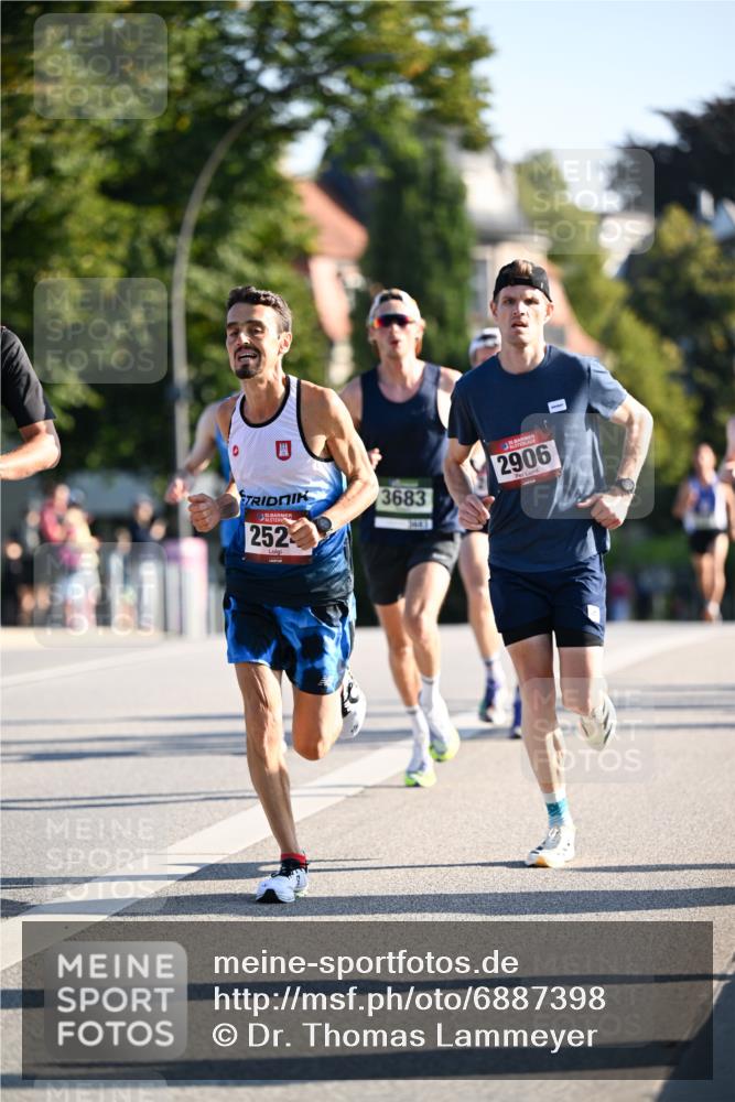 01.09.2024 - BARMER Alsterlauf Dr. Thomas Lammeyer http://msf.ph/oto/6887398 01.09.2024 09:20:01 Laufen 35, 252, 3683, 35, 2906 meine-sportfotos.de