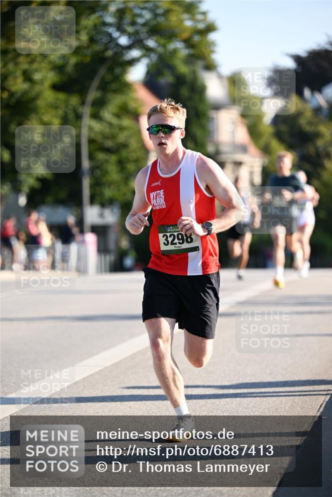 01.09.2024 - BARMER Alsterlauf Dr. Thomas Lammeyer http://msf.ph/oto/6887413 01.09.2024 09:20:03 Laufen 3298 meine-sportfotos.de