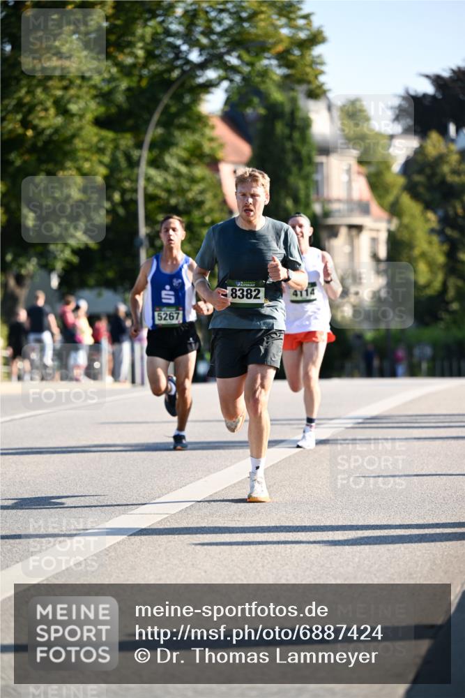 01.09.2024 - BARMER Alsterlauf Dr. Thomas Lammeyer http://msf.ph/oto/6887424 01.09.2024 09:20:06 Laufen 5267, 8382, 4114 meine-sportfotos.de
