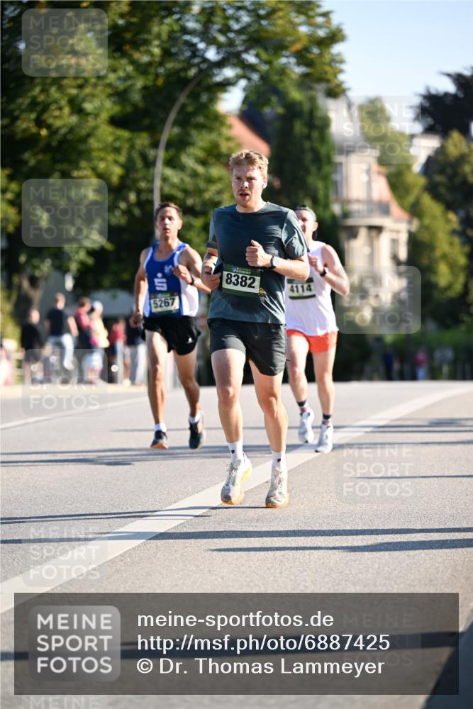 01.09.2024 - BARMER Alsterlauf Dr. Thomas Lammeyer http://msf.ph/oto/6887425 01.09.2024 09:20:06 Laufen 5267, 8382, 4114 meine-sportfotos.de