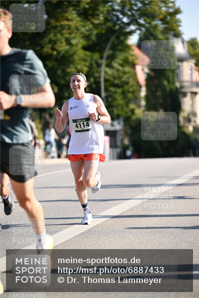 01.09.2024 - BARMER Alsterlauf Dr. Thomas Lammeyer http://msf.ph/oto/6887433 01.09.2024 09:20:08 Laufen 4114 meine-sportfotos.de