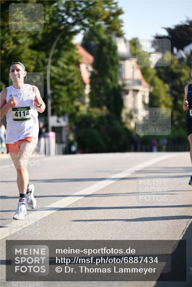 01.09.2024 - BARMER Alsterlauf Dr. Thomas Lammeyer http://msf.ph/oto/6887434 01.09.2024 09:20:08 Laufen 4114 meine-sportfotos.de