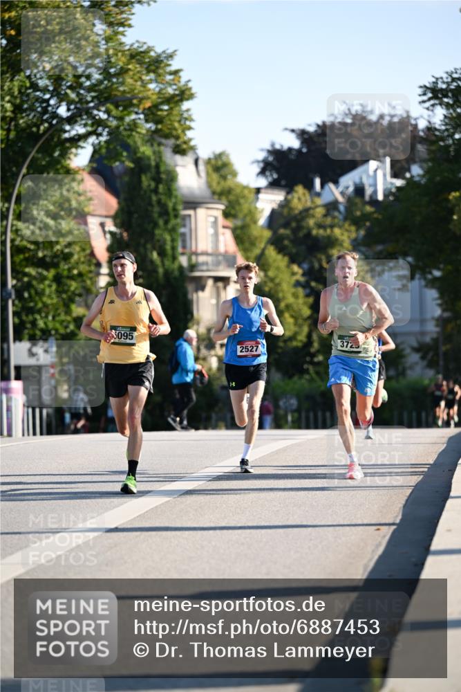 01.09.2024 - BARMER Alsterlauf Dr. Thomas Lammeyer http://msf.ph/oto/6887453 01.09.2024 09:20:17 Laufen 5095, 2527, 3725 meine-sportfotos.de