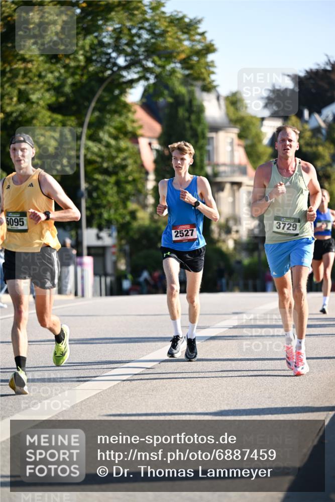01.09.2024 - BARMER Alsterlauf Dr. Thomas Lammeyer http://msf.ph/oto/6887459 01.09.2024 09:20:18 Laufen 5095, 2527, 3729 meine-sportfotos.de