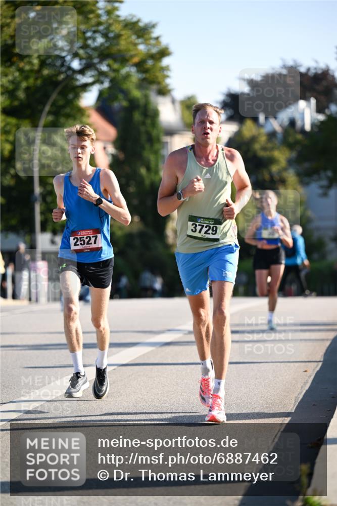 01.09.2024 - BARMER Alsterlauf Dr. Thomas Lammeyer http://msf.ph/oto/6887462 01.09.2024 09:20:19 Laufen 2527, 25, 3729 meine-sportfotos.de