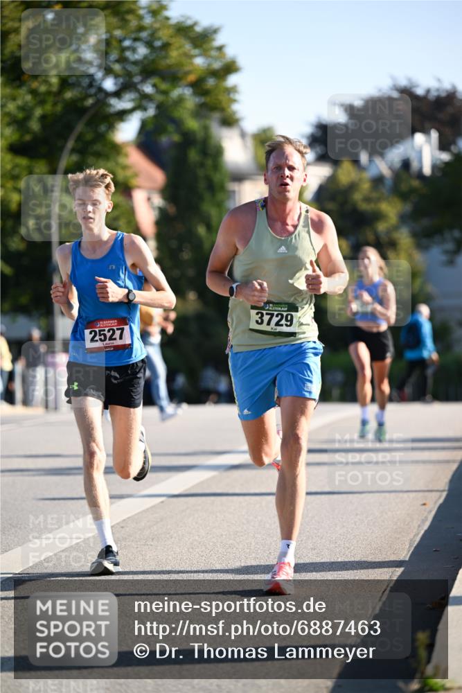 01.09.2024 - BARMER Alsterlauf Dr. Thomas Lammeyer http://msf.ph/oto/6887463 01.09.2024 09:20:19 Laufen 2527, 3729 meine-sportfotos.de