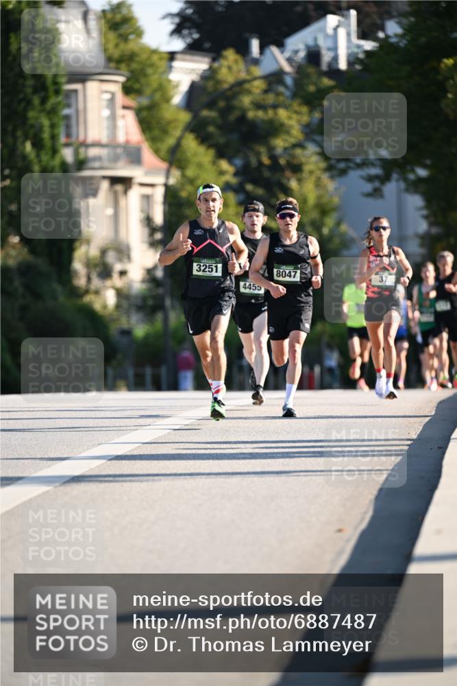 01.09.2024 - BARMER Alsterlauf Dr. Thomas Lammeyer http://msf.ph/oto/6887487 01.09.2024 09:20:30 Laufen 3251, 4455, 8047 meine-sportfotos.de