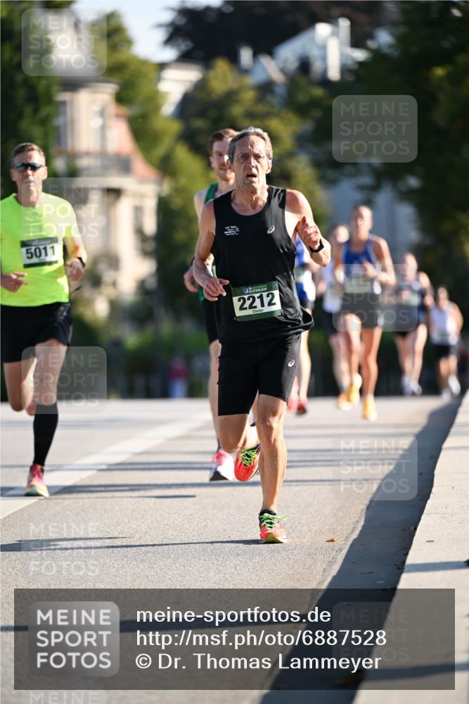 01.09.2024 - BARMER Alsterlauf Dr. Thomas Lammeyer http://msf.ph/oto/6887528 01.09.2024 09:20:38 Laufen 5011, 2212 meine-sportfotos.de
