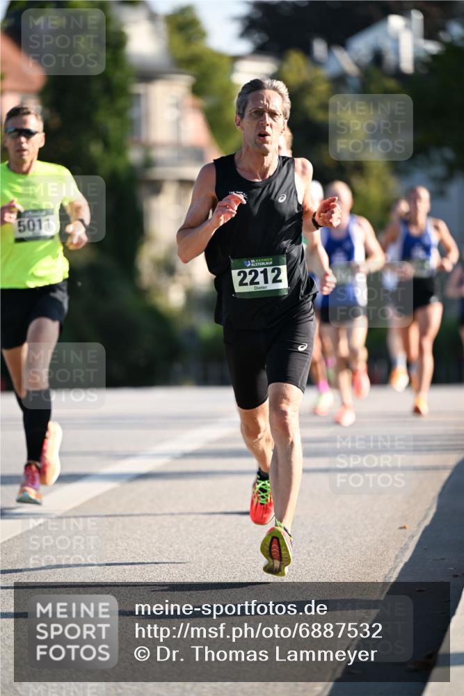 01.09.2024 - BARMER Alsterlauf Dr. Thomas Lammeyer http://msf.ph/oto/6887532 01.09.2024 09:20:39 Laufen 5011, 35, 2212 meine-sportfotos.de