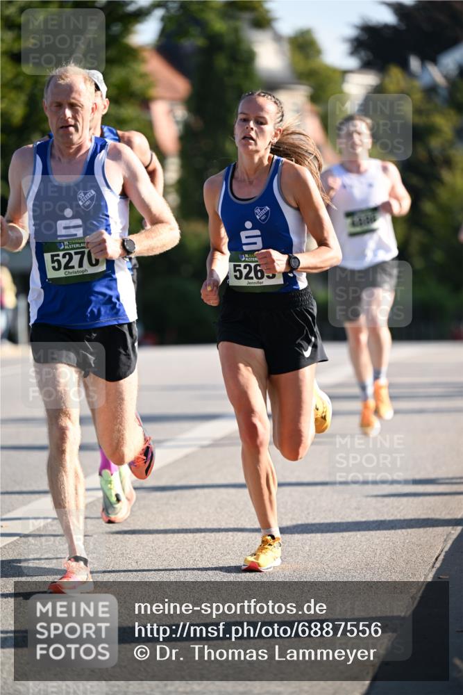 01.09.2024 - BARMER Alsterlauf Dr. Thomas Lammeyer http://msf.ph/oto/6887556 01.09.2024 09:20:43 Laufen 1921, 135, 5270, 5263 meine-sportfotos.de