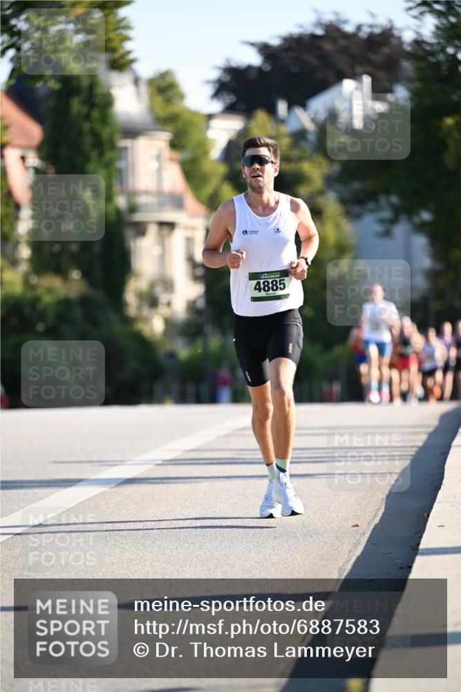 01.09.2024 - BARMER Alsterlauf Dr. Thomas Lammeyer http://msf.ph/oto/6887583 01.09.2024 09:20:48 Laufen 4885 meine-sportfotos.de