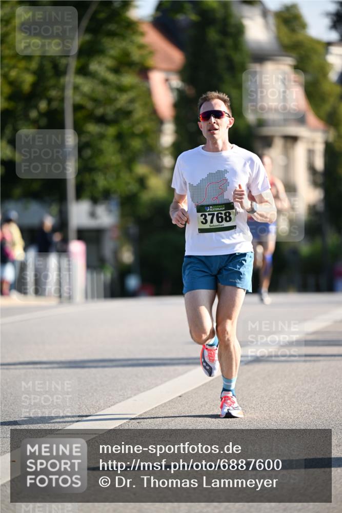 01.09.2024 - BARMER Alsterlauf Dr. Thomas Lammeyer http://msf.ph/oto/6887600 01.09.2024 09:20:56 Laufen 135, 3768 meine-sportfotos.de