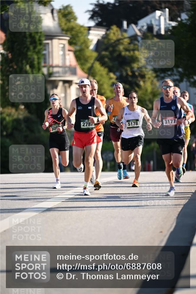 01.09.2024 - BARMER Alsterlauf Dr. Thomas Lammeyer http://msf.ph/oto/6887608 01.09.2024 09:20:58 Laufen 3005, 2787, 5178, 3177 meine-sportfotos.de