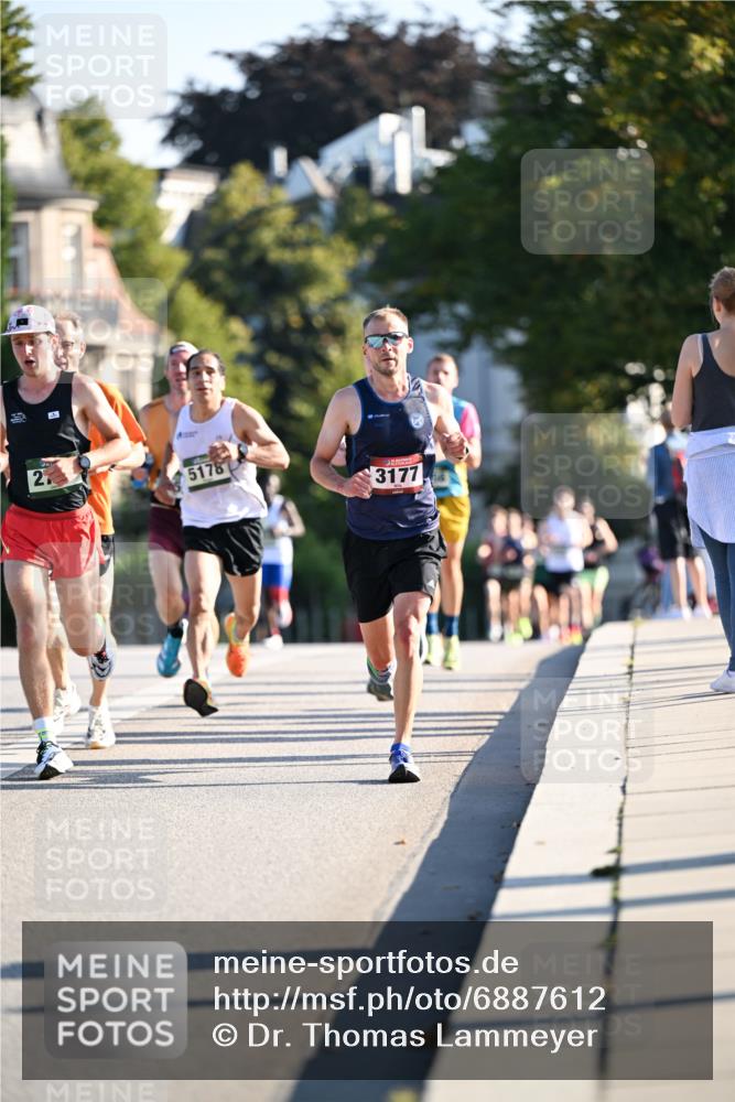 01.09.2024 - BARMER Alsterlauf Dr. Thomas Lammeyer http://msf.ph/oto/6887612 01.09.2024 09:20:59 Laufen 5178, 3177 meine-sportfotos.de