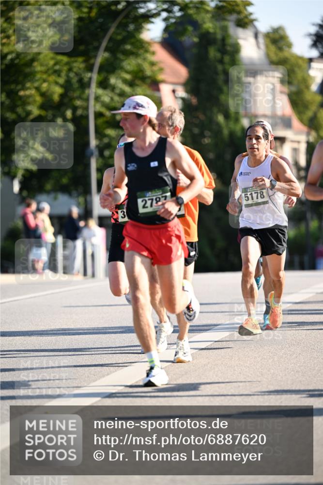 01.09.2024 - BARMER Alsterlauf Dr. Thomas Lammeyer http://msf.ph/oto/6887620 01.09.2024 09:21:01 Laufen 3, 2787, 5178 meine-sportfotos.de
