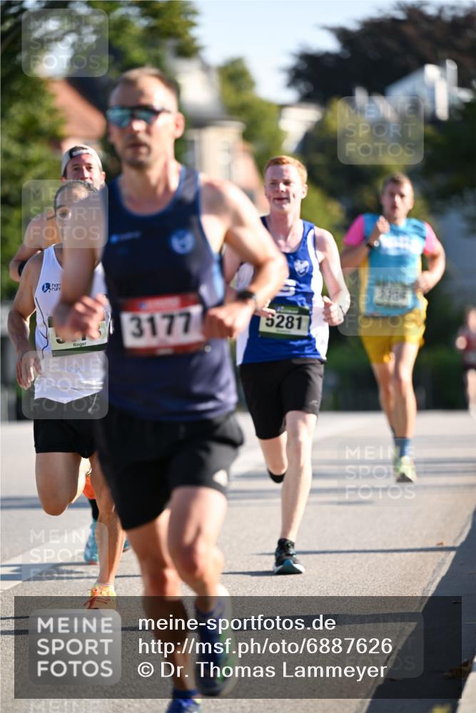 01.09.2024 - BARMER Alsterlauf Dr. Thomas Lammeyer http://msf.ph/oto/6887626 01.09.2024 09:21:02 Laufen 3177, 5281 meine-sportfotos.de