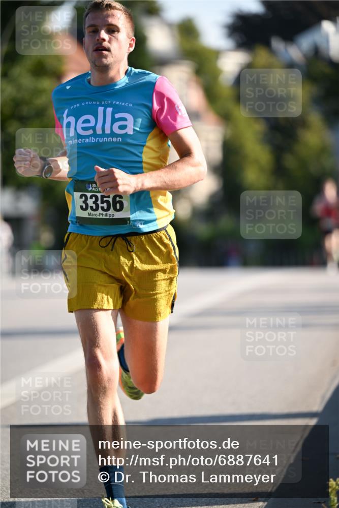 01.09.2024 - BARMER Alsterlauf Dr. Thomas Lammeyer http://msf.ph/oto/6887641 01.09.2024 09:21:05 Laufen 35, 3356 meine-sportfotos.de