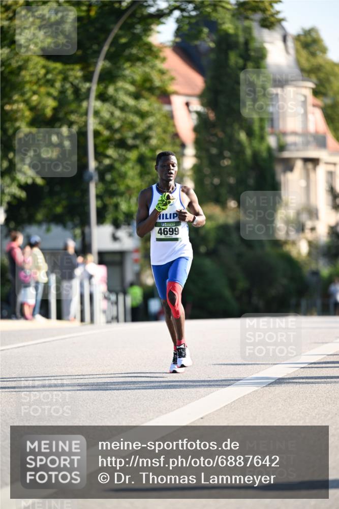 01.09.2024 - BARMER Alsterlauf Dr. Thomas Lammeyer http://msf.ph/oto/6887642 01.09.2024 09:21:06 Laufen 4699 meine-sportfotos.de
