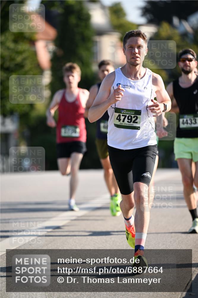01.09.2024 - BARMER Alsterlauf Dr. Thomas Lammeyer http://msf.ph/oto/6887664 01.09.2024 09:21:11 Laufen 35, 4792, 4433 meine-sportfotos.de