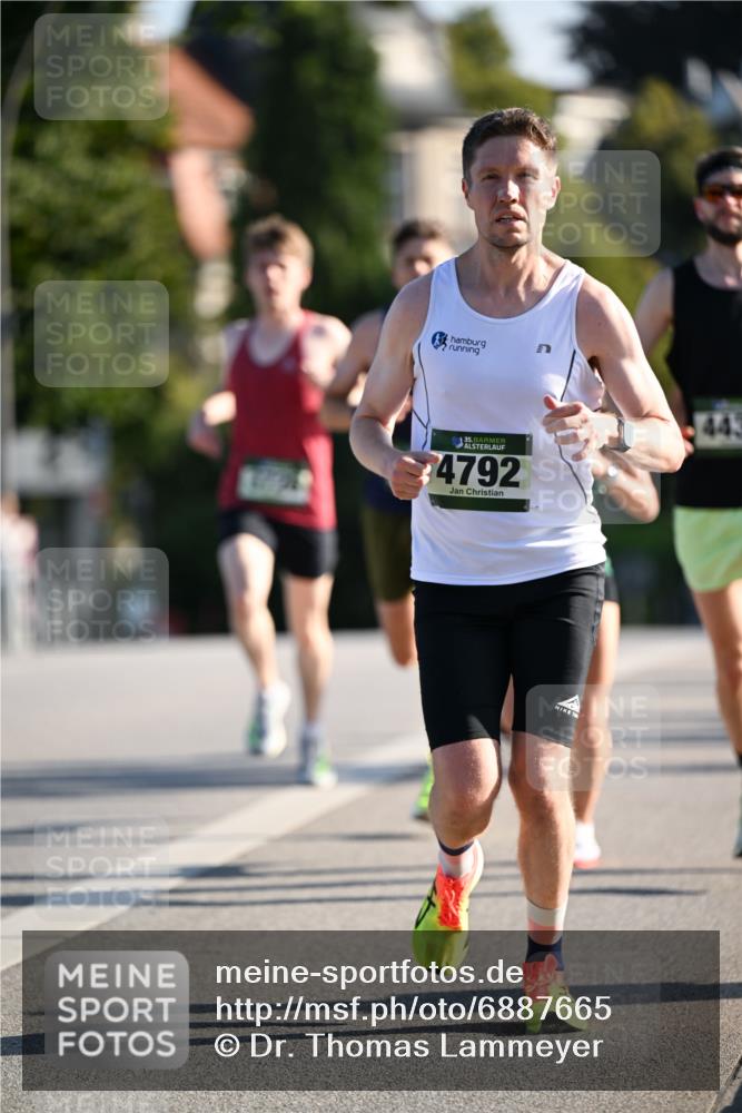 01.09.2024 - BARMER Alsterlauf Dr. Thomas Lammeyer http://msf.ph/oto/6887665 01.09.2024 09:21:11 Laufen 35, 4792, 443 meine-sportfotos.de